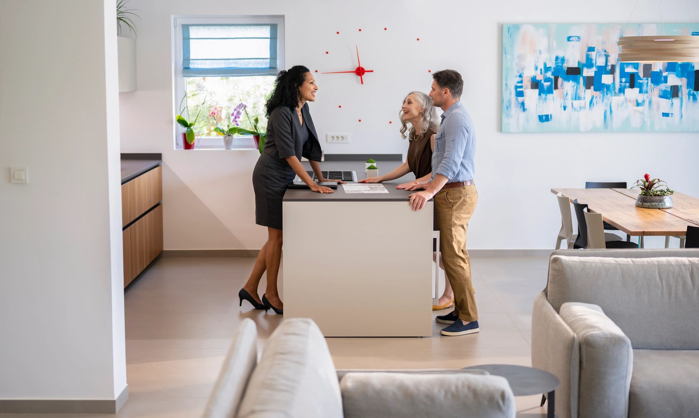 Real estate consultation with home buyers